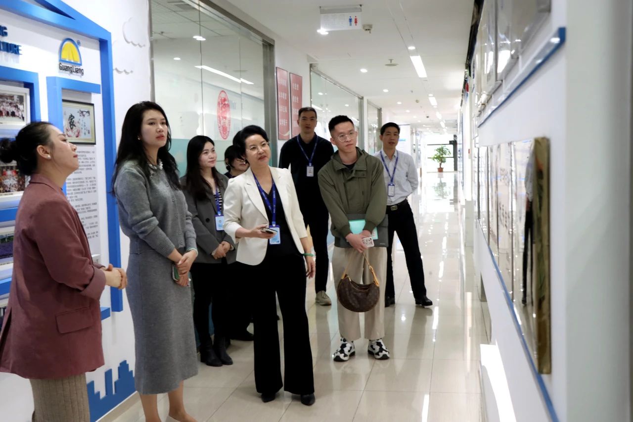 东莞市都会更新协会向导一行莅临永乐高ylg888888集团旅行交流