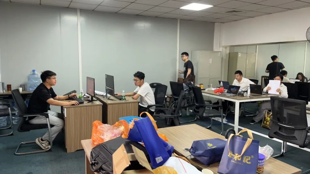 《致敬，，，，，，斗争的青春》
